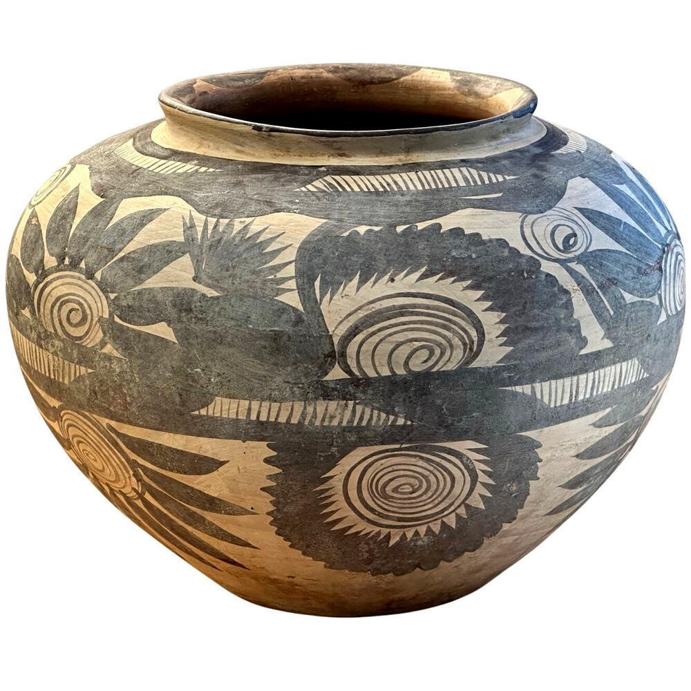 Native American Pottery of the Acoma Pueblo of New Mexico 8.5" H x 12" Diameter